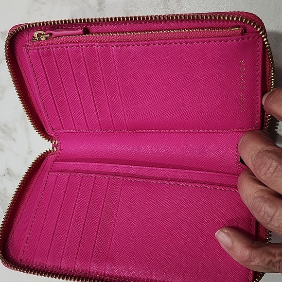 Tory Burch Emerson L-Zip Continental Wallet - Picture 5 of 8